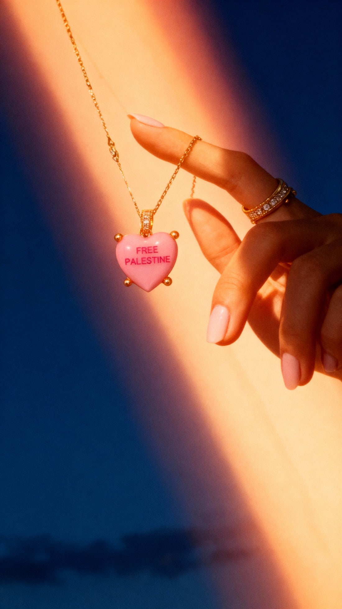 Palestine heart pendant pink